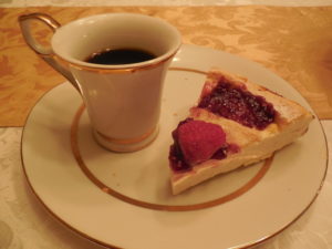 Ricotta Cheesecake with raspberry jam 